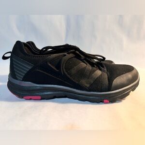 Women's ABEO Action Lite 2.0 Black Sneakers Size 7.5Med